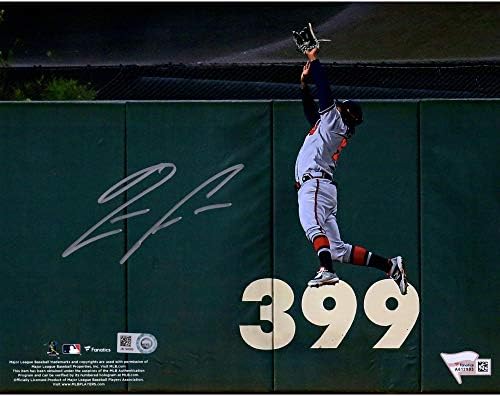 Ronald Vladala Jr. Atlanti Hrabrih Potpisanu 8 x 10 Skaču Uhvatiti Fotografiju - Potpisanu MLB Fotografije
